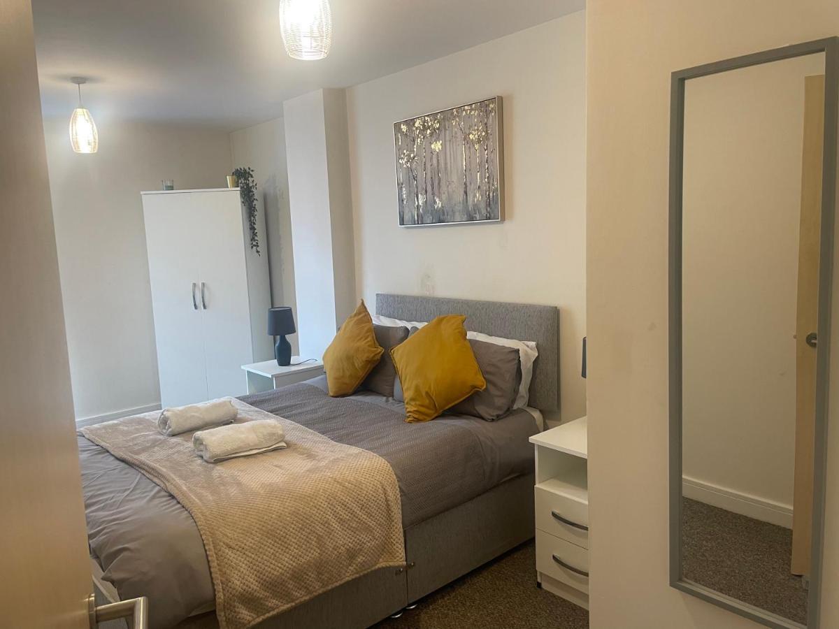 Stylish Two Bed In The Heart Of The City Бирмингем Экстерьер фото
